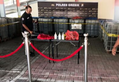 Singa Giri Polres Gresik Bongkar Jaringan Penimbunan Solar Bersubsidi, 18.000 Liter Diamankan
