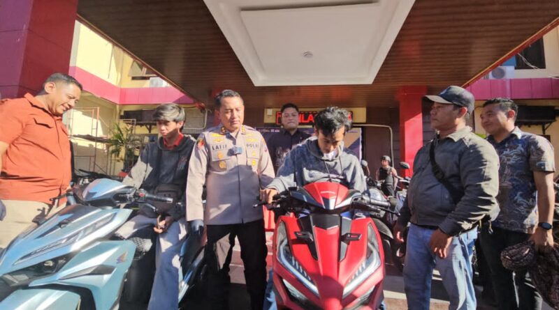 *Polres Probolinggo Temukan dan Serahkan Motor yang Hilang, Korban Curanmor Tersenyum Riang*