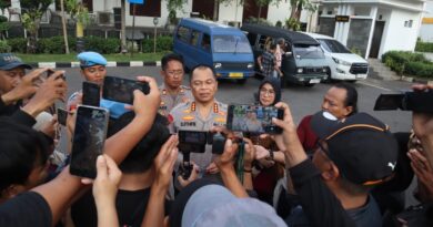 Polrestabes Surabaya Amankan Tersangka Pencabulan Tujuh Anak Dibawah Umur