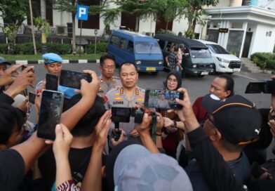 Polrestabes Surabaya Amankan Tersangka Pencabulan Tujuh Anak Dibawah Umur