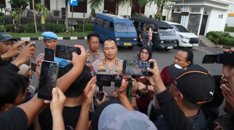 Polrestabes Surabaya Amankan Tersangka Pencabulan Tujuh Anak Dibawah Umur