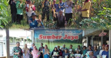 Perkuat Semangat Petani Wujudkan Ketahanan Pangan, Babinsa Suwayuwo Kawal Pembagian Bibit Jagung*