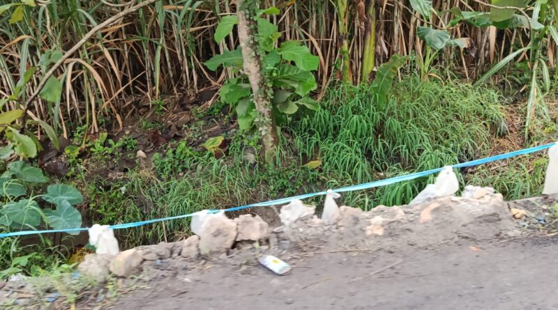 Diduga Abaikan BOK/Jembatan Ambruk Rusak, Warga Kecewa terhadap CV Berkah Karya