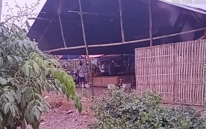 Judi Sabung Ayam di Tengah Perkampungan Desa Sugihwaras, Pengelola Perjudian Merasa Kebal Hukum