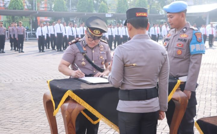 Kapolres Pimpin Sertijab PJU Dan Kapolsek Jajaran : Tingkatkan Pelayanan Publik Humanis Dan Responsif
