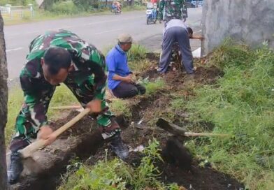 Babinsa Koramil Rejoso Hadir Bantu Kesulitan Warga
