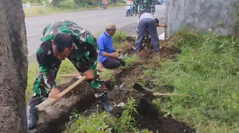 Babinsa Koramil Rejoso Hadir Bantu Kesulitan Warga