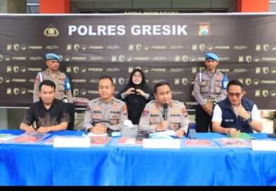 Polres Gresik Bongkar Jaringan Narkoba Amankan 2 Tersangka Pengedar dan 209 Gram Sabu
