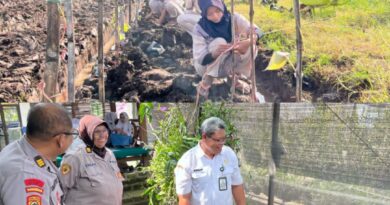 Dukung Program Ketahanan Pangan Presiden, Polres Pasuruan Bersama SMKN 1 Purwosari Kembangkan Budidaya Uwi Ungu