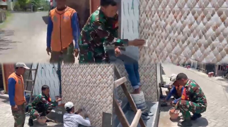 Peduli Sarana Ibadah, Babinsa Cangkringmalang Pimpin Gotong Royong Renovasi Mushola