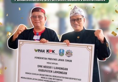 SMKN 1 LAMONGAN TERIMA PENGHARGAAN SEKOLAH BERINTEGRITAS, BERKARAKTER DAN BERPARTISIPASI MENUJU ZONA INTEGRITAS
