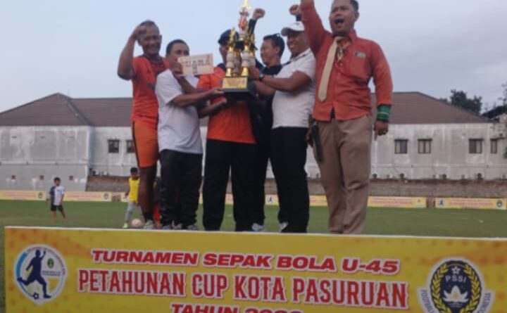 Fortuna Star Sebani Juara, Bungkam ALL Star Kota Pasuruan 3-0 di Final Turnamen Sepak Bola U-45 Petahunan Cup Kota Pasuruan 2026