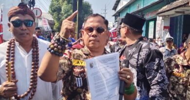 Aksi Damai“Jalur Maut” Bukwedi, GM-FKPPI dan Warga  Doa Bersama, dan Sampaikan Empat Tuntutan