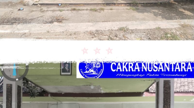 Kantor Desa Rumpuk Terlihat Tutup Saat Jam Kerja, Camat Mantup Akan Lakukan Klarifikasi