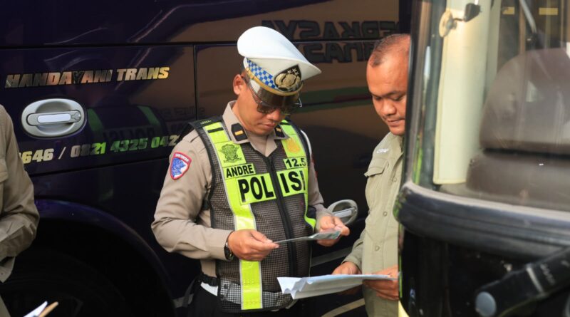 Keselamatan Penumpang Jadi Prioritas, Satlantas Polres Gresik Bersama Dirjen Hubdat Gelar Ramp Check Bus di Rest Area 726 B