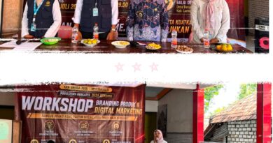Mahasiswa KKN UNISDA Lamongan Gelar Workshop Branding Produk & Digital Marketing di Desa Barurejo