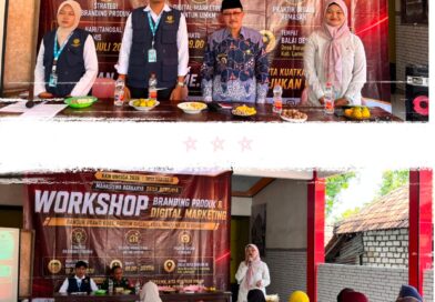 Mahasiswa KKN UNISDA Lamongan Gelar Workshop Branding Produk & Digital Marketing di Desa Barurejo