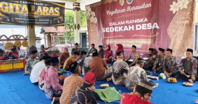 Sedekah bumi wujud rasa syukur atas hasil panen yg melimpah