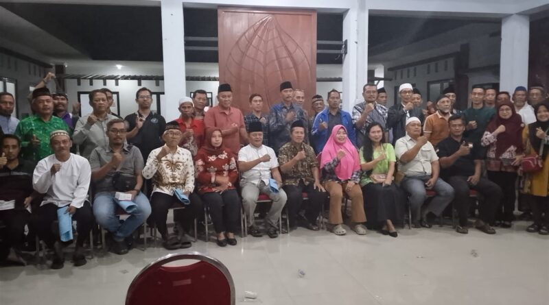 Pelantikan 34 RT dan 7 RW Karangketug Berlangsung Guyub, Camat: RT-RW Ujung Tombak Pemerintahan