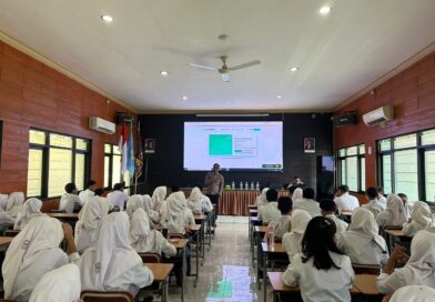 Kenalkan Teknologi AI, Polres Pasuruan Edukasi Ratusan Pelajar SMAN 1 Purwosari