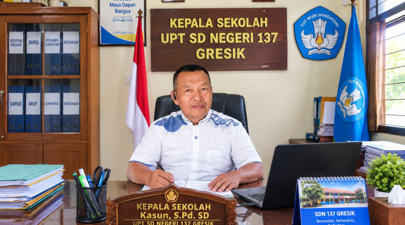 DIDUGA TENAGA KERJA DARI LUAR DESA! PELAKSANAAN REVITALISASI UPT SD NEGERI 137 GRESIK DISOROT WARGA SEKARPUTIH