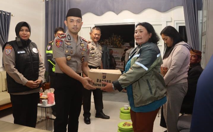 Duka Karhutla TNBTS, Kapolres Pasuruan Sambangi Keluarga Korban untuk Sampaikan Belasungkawa