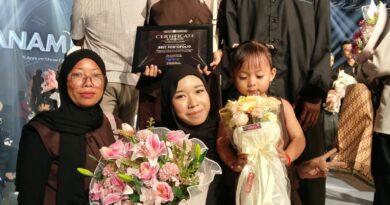 Kisah haru Anak Penggembala Domba dari Mojokerto Tembus pemenang best portofolio ANAMNESIS UNESA 2026, Perjuangan Niken Eka Firnanda Tuai Kebanggaan