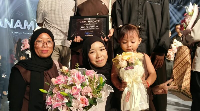 Kisah haru Anak Penggembala Domba dari Mojokerto Tembus pemenang best portofolio ANAMNESIS UNESA 2026, Perjuangan Niken Eka Firnanda Tuai Kebanggaan
