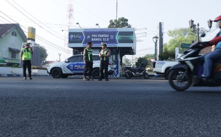 Kapolres Pasuruan Turun Langsung Pantau Pelayanan Lalu Lintas, Wujudkan Kehadiran Polisi di Tengah Masyarakat