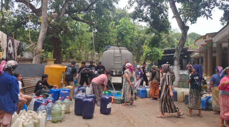 PEDULI WARGA TERDAMPAK KEKERINGAN, DPD JATIM BERSAMA DPC MADAS PASURUAN RAYA GELAR AKSI SOSIAL AIR BERSIH