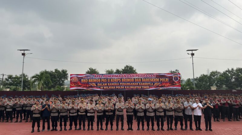 Polri Terjunkan 200 Personel Brimob dan 10 Personel Bareskrim Tangani Karhutla di Kalimantan