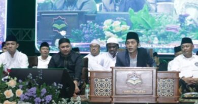 Kapolres Pasuruan Hadiri Pengajian Umum Bersama Gus Iqdam dalam Peringatan Hari Santri Nasional Tahun 2026