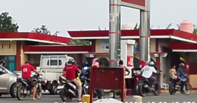 Skandal Bbm Subsidi Mengguncang Nganjuk! Spbu 54.644.12 Pelem Diduga Jadi Sarang Pelangsir, Setoran Rp2.000 Disorot, Jerigen Berjejer Di Bawah Jembatan!