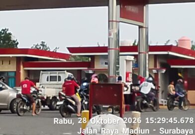 Skandal Bbm Subsidi Mengguncang Nganjuk! Spbu 54.644.12 Pelem Diduga Jadi Sarang Pelangsir, Setoran Rp2.000 Disorot, Jerigen Berjejer Di Bawah Jembatan!